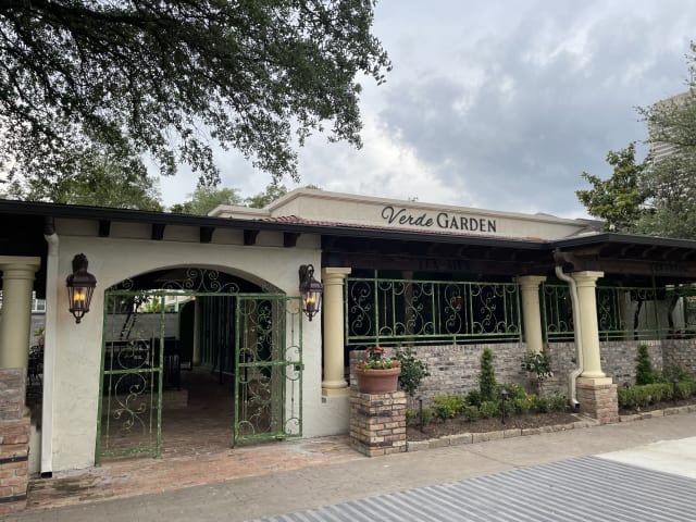 Verde Garden by Chelsea Thomas