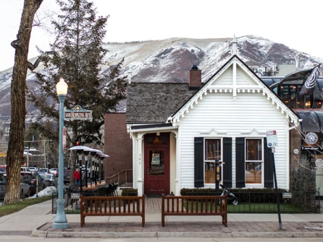 White House Tavern by Infatuation - Reviews