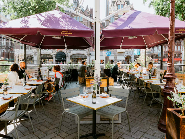 Bar du Champagne by Antonina Adamkiewicz