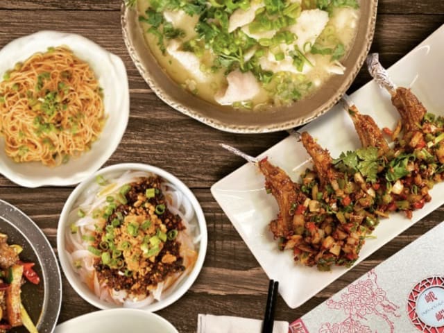 EMei 峨嵋 by EMei Restaurant