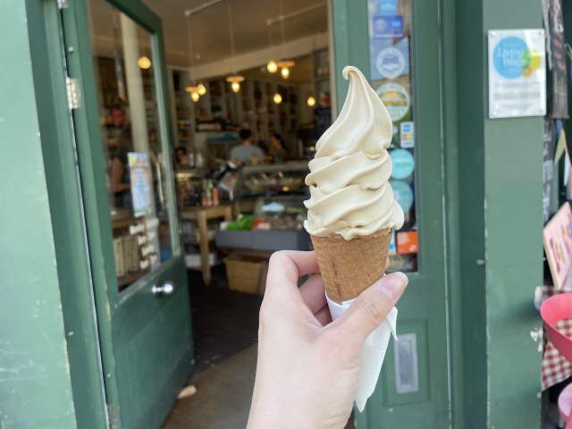 E5 Bakehouse by Daisy Meager