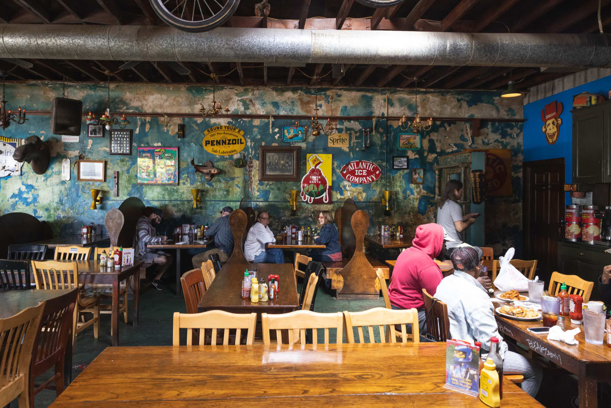 The Earl in East Atlanta Village Review East Atlanta Village