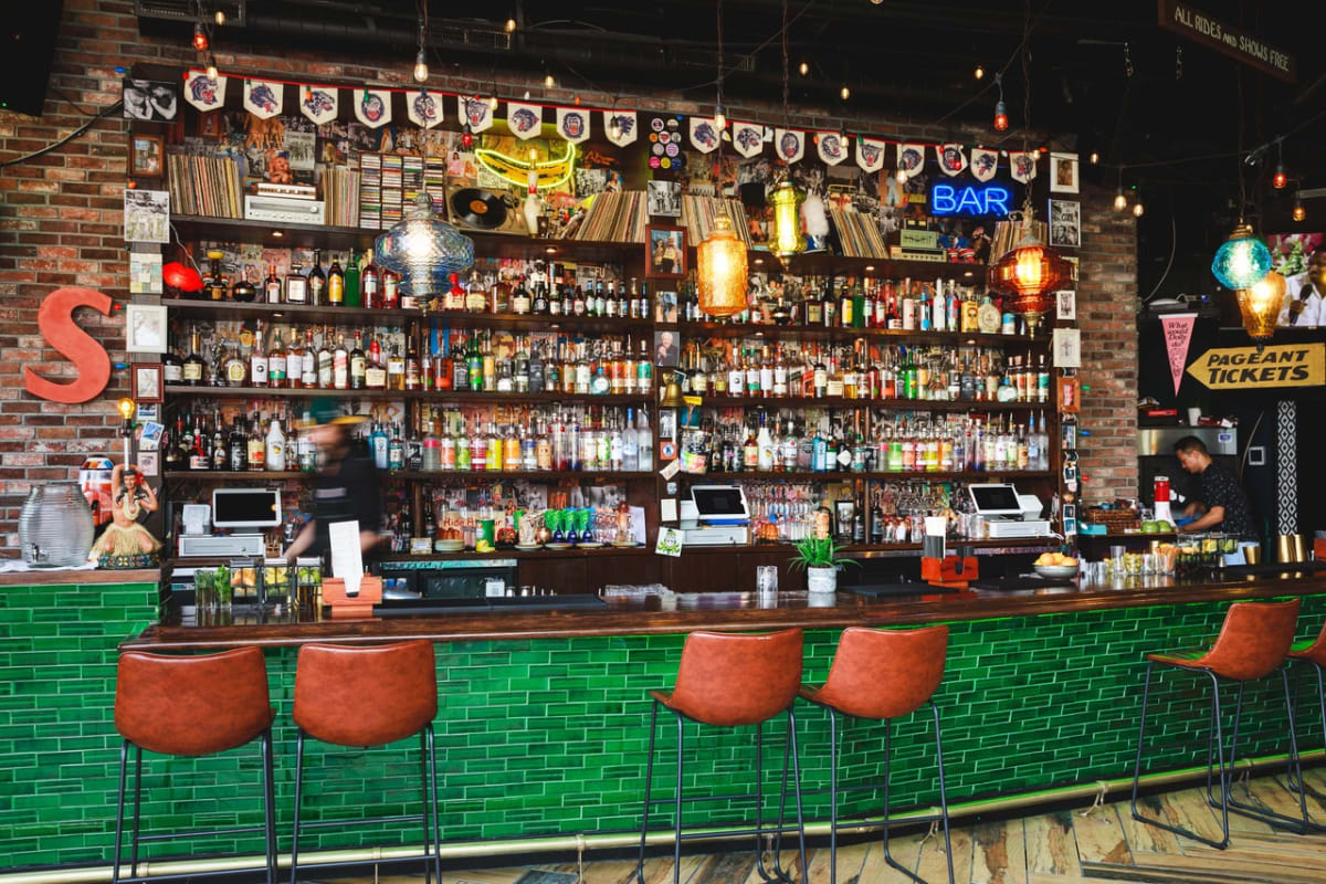 Schmitty's Bar Review West Hollywood Los Angeles The Infatuation