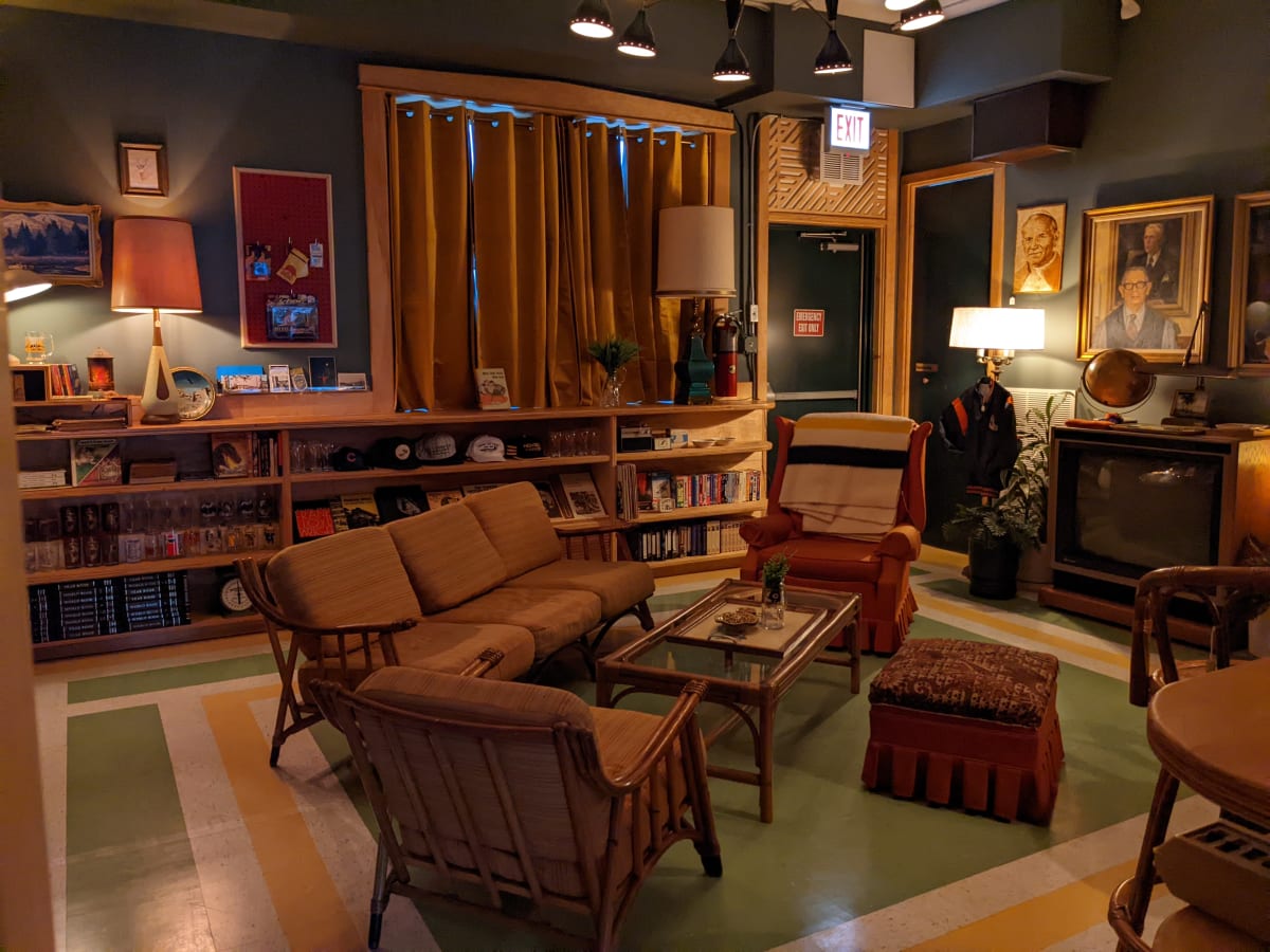 Consignment Lounge Review Avondale Chicago The Infatuation