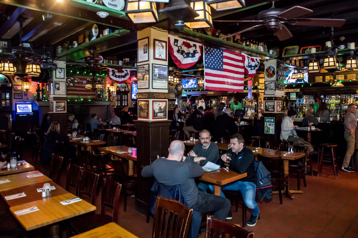 16 Philly Sports Bars Where You Can Catch the Big Game