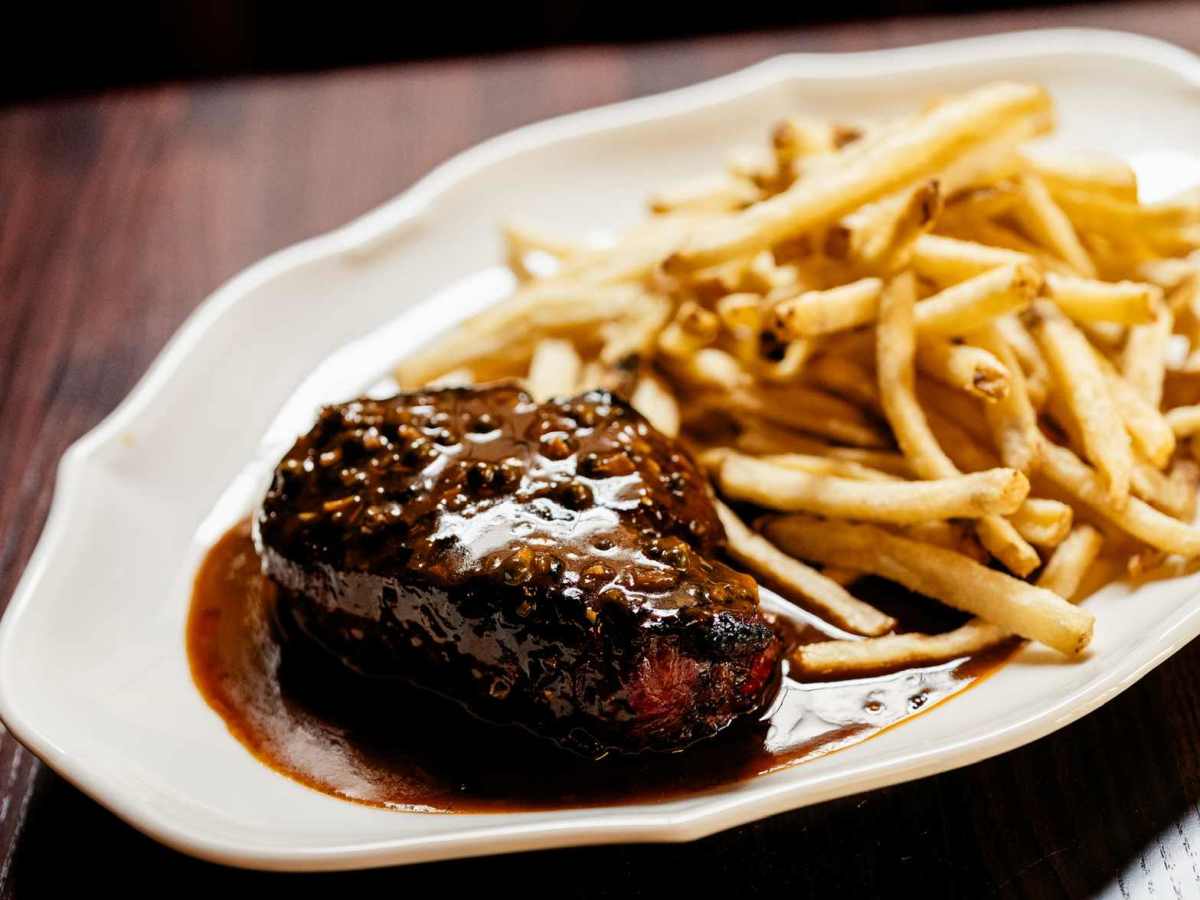 The Bull Moose - Review - Lincoln Park - Chicago - The Infatuation