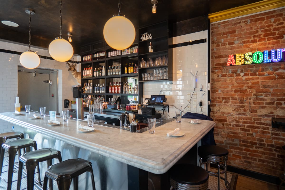 Hank's Oyster Bar Review Dupont Circle Washington DC The Infatuation