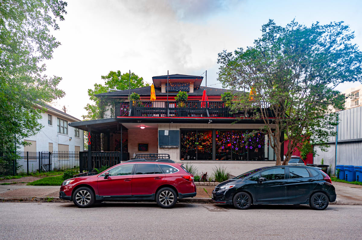 Grand Prize Bar Review Museum District Houston The Infatuation