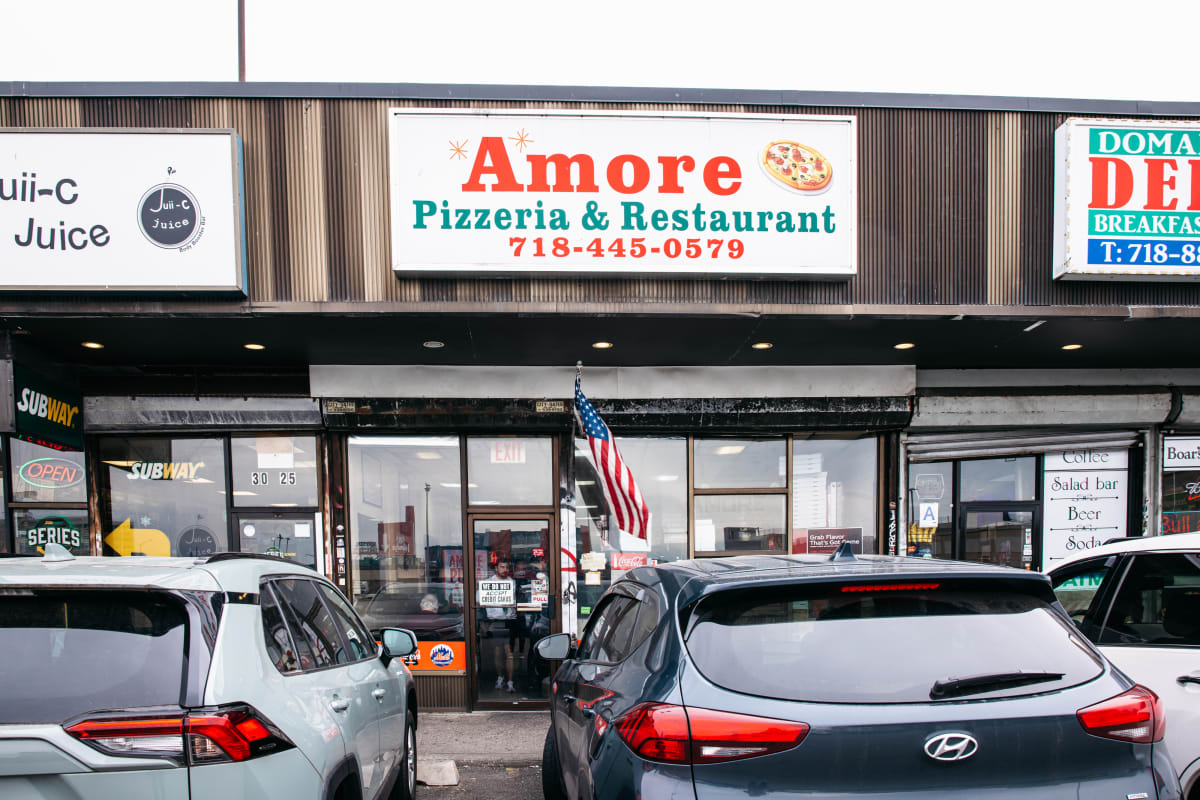 Amore Pizzeria Review Flushing New York The Infatuation