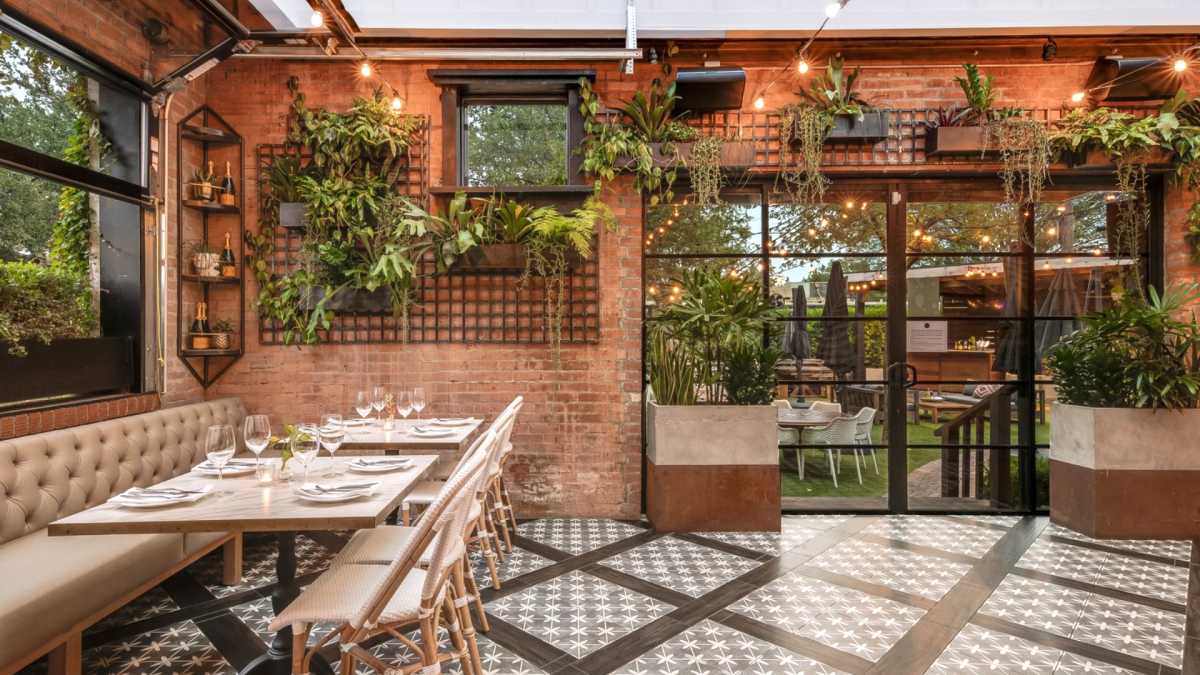 Chelsea Corner - Review - Knox/Henderson - Dallas - The Infatuation