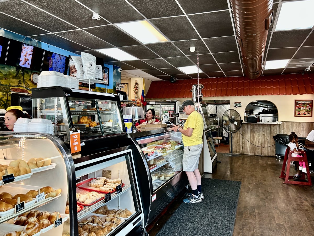 Pizza Y Pan Pa Ya Review Albany Park Chicago The Infatuation