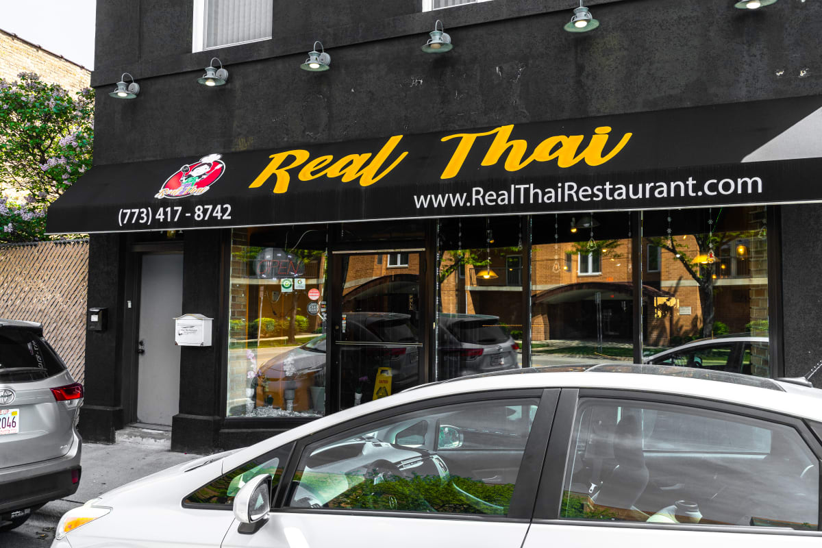 RealThai Exterior KimKovacik Chicago 03 Szpmyw