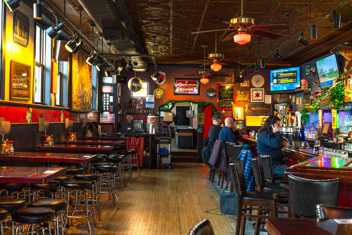 The Best Bars In Wrigleyville Chicago The Infatuation