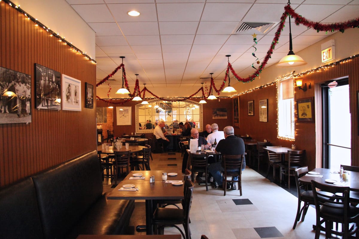 Tufano’s Vernon Park Tap Review University Village Chicago The