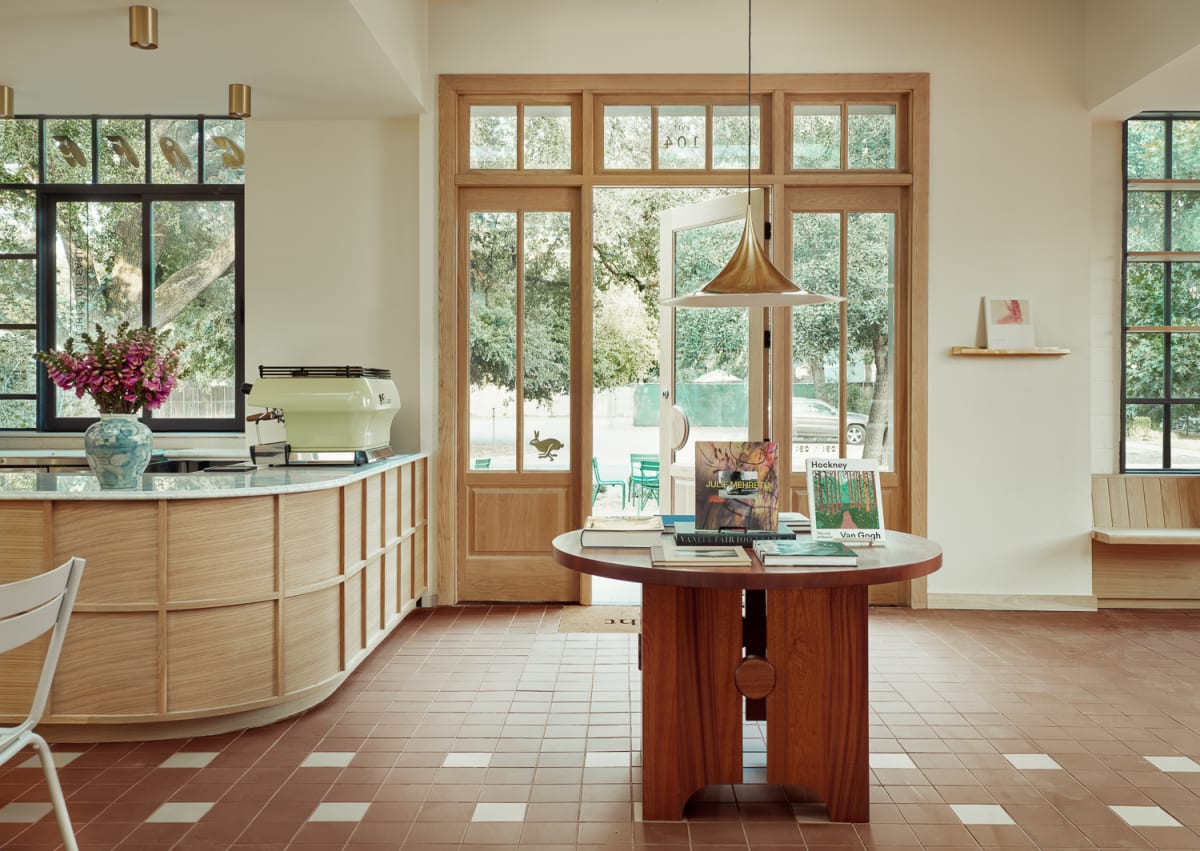 First Light Book Shop Review Hyde Park Austin The Infatuation