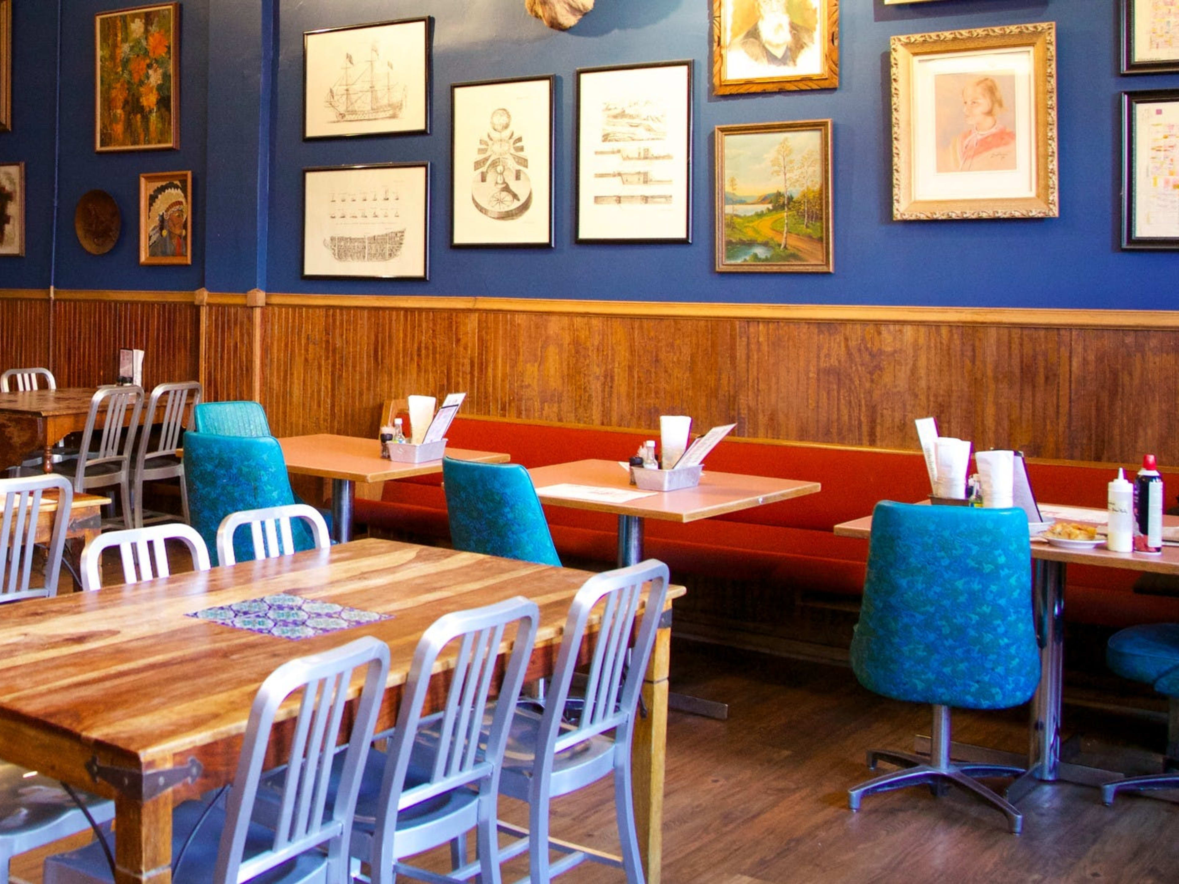 Daisies Logan Square Chicago The Infatuation