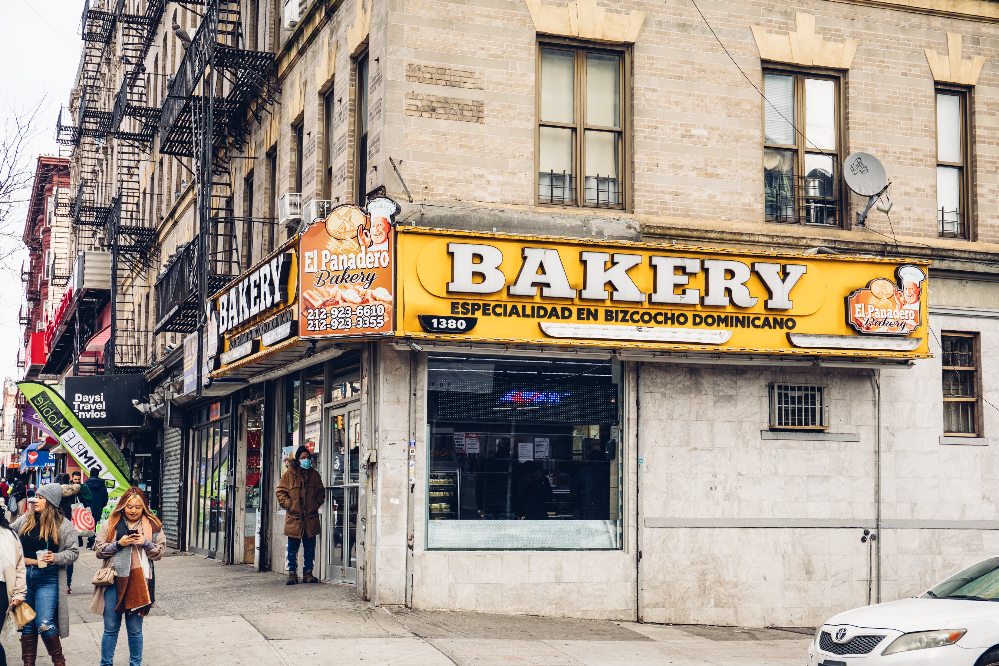 dominican bakery near me delivery