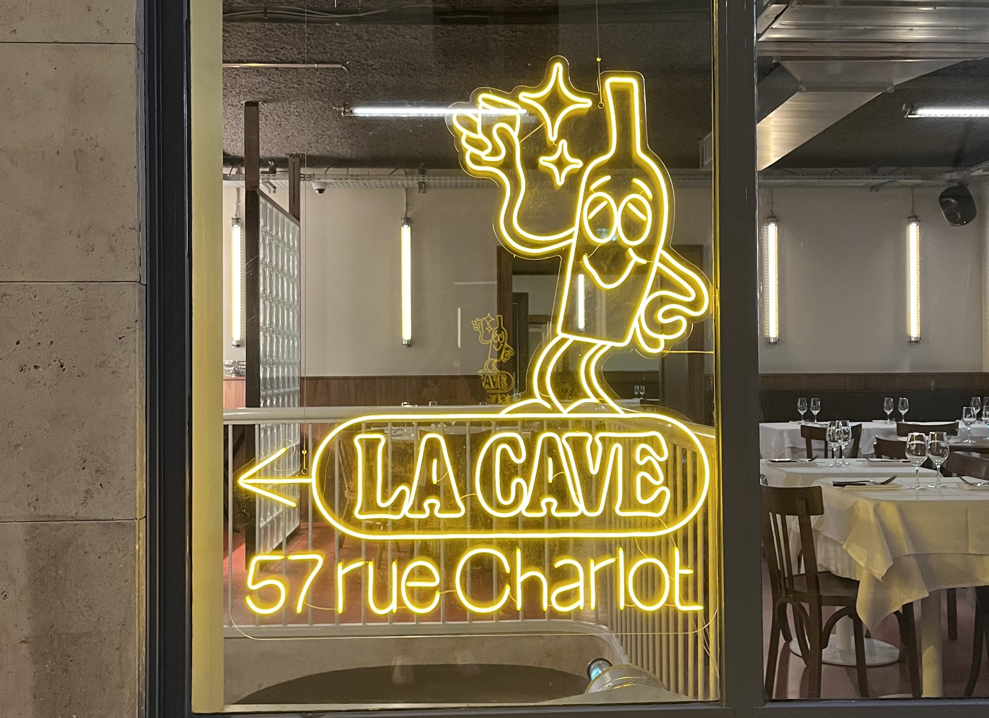 Le Collier de la Reine Le Marais Paris The Infatuation