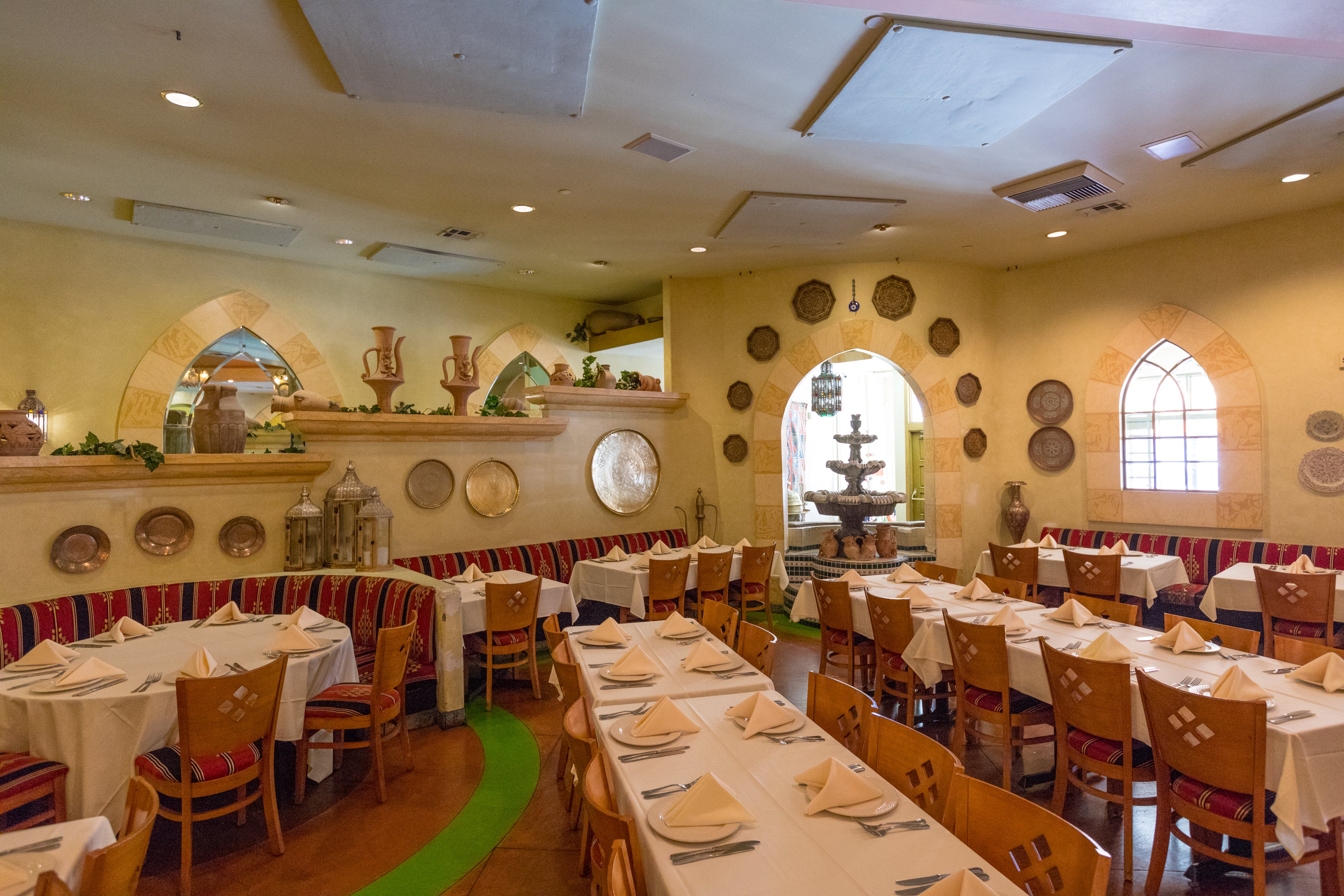 Restaurants cheap at carousel