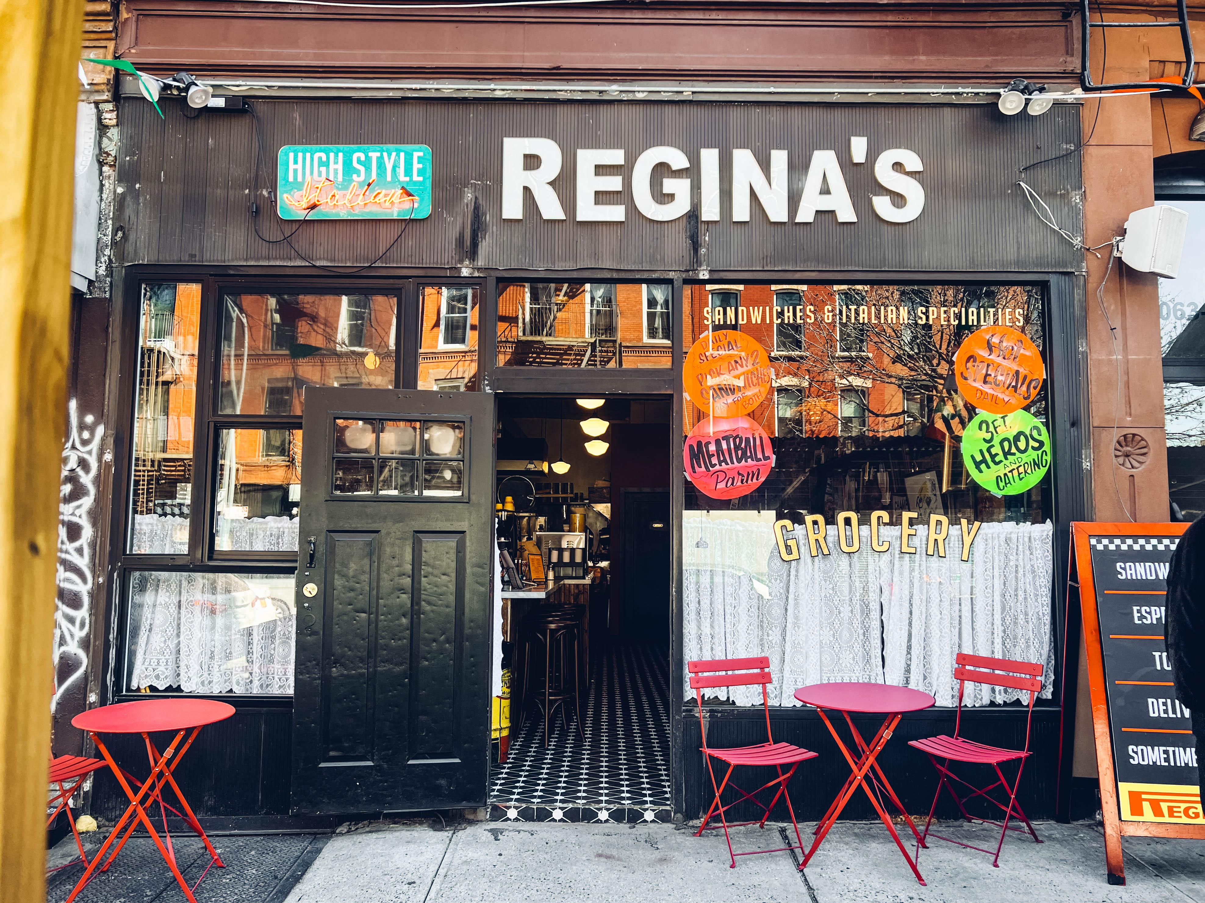 Regina's Grocery