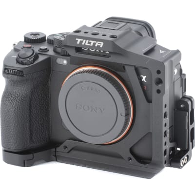 TILTA HALF CAMERA CAGE FOR SONY A7R V - BLACK