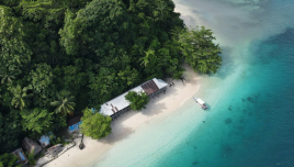 The Romantic Tourist - Papua New Guinea