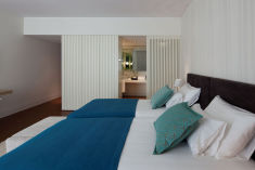 Deluxe Twin Room Uptown at Inspira Santa Marta Hotel