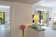 Deluxe Suite at Divan Bodrum
