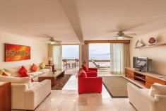 Grand 3 Bedroom at Grand Miramar All Luxury Suites & Residences