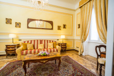 Suite at Hotel Bristol Palace 