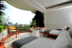 Royal Wing Suite (8 Units)  at Mom Tri’s Villa Royale 