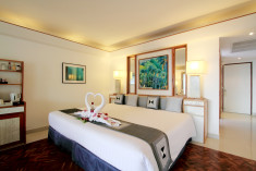 Royal Wing Suite (8 Units)  at Mom Tri’s Villa Royale 
