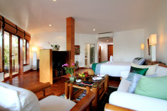 Ocean Wing Suites (4 Units) at Mom Tri’s Villa Royale 