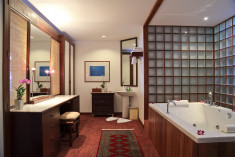 Ocean Wing Bourgogne (1 Unit) at Mom Tri’s Villa Royale 
