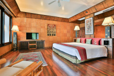 Pool Suite (1 Unit) at Mom Tri’s Villa Royale 