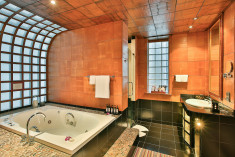Pool Suite (1 Unit) at Mom Tri’s Villa Royale 