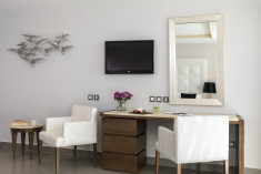 Superior Junior Suite with Private Pool & Sea View 1st Level at Boutique 5 Hotel & Spa