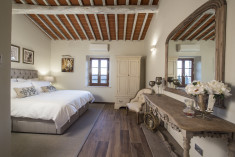 Classic Apartments at Borgo Argiano - Rental property in Tuscany