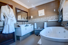 Presidential Suite at African Oceans Manor