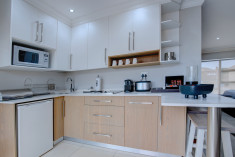 Luxury Suite 6  at African Oceans Manor