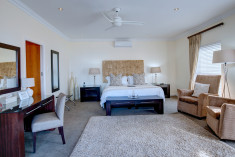 Superior Room 7 at African Oceans Manor