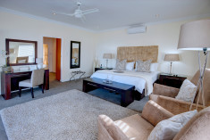 Superior Room 7 at African Oceans Manor