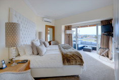 Luxury Suite 8 at African Oceans Manor