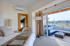 Luxury Suite 8 at African Oceans Manor
