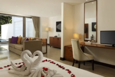 One Bedroom Suite with Pool at Lv8 Resort Hotel