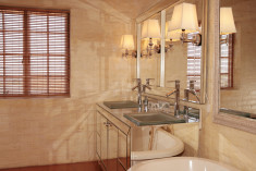 The Superior Rom: Safari Suite at Colona Castle