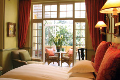 The Superior Room:  Green Room at Colona Castle