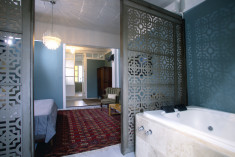 Master Suite with Jacuzzi at La Casa del Atrio