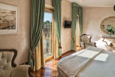 Suite Queen at Hotel Florence Pitti Palace al Ponte Vecchio | 4-Star City Breaks