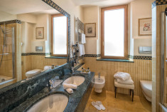 Suite Queen at Hotel Florence Pitti Palace al Ponte Vecchio | 4-Star City Breaks